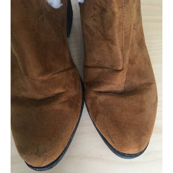 Warm and Cute Modern Rush Size 7 Pull On Bootie With 2' heel - Picture 6 of 6